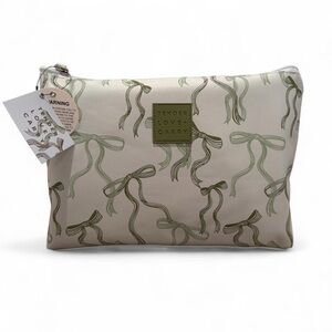 NWT Tender Love + Carry Sage Bow-Print Cream Cosmetic Pouch